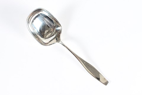 Hans Hansen
Charlotte Silver Cutlery
Serving spoon
L 20,5 cm