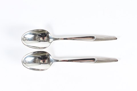 Eva Silver Cutlery
Dessert spoons
L 17,5 cm