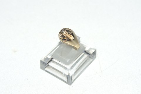Elegant lady ring in 14 carat gold