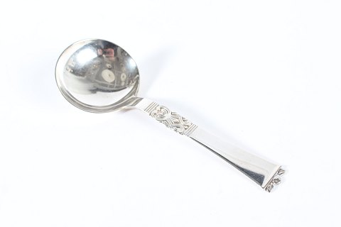 Rigsmønstret Cutlery
Serving spoon
L 19 cm