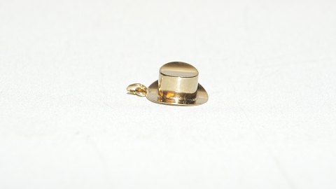 Elegant pendant / charms Hat in 14 carat gold