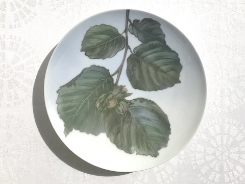 Royal Copenhagen
Plate with hazel branch
# 71/1120
* 600kr