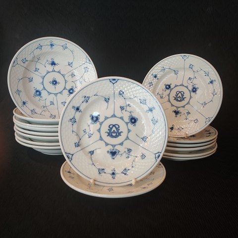 Bing & Grøndahl, Blue Traditional hotel porcelain; dinner set for 8 persons
