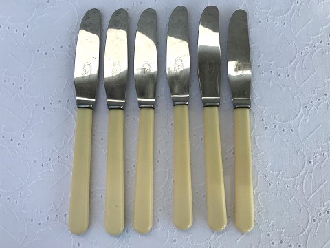 knife
Sheffield
With light plastic shaft
* DKK 175 for sets of 6 pcs