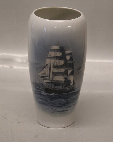 Kongelig Dansk 4570  Marine Vase med sejlskib 17 cm