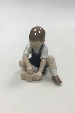 Bing & Grondahl Figurine of "The Little Builder" No 2306