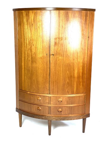 Corner cabinet in teak designed by Kai Kristiansen from around the 1960s. 
5000m2 showroom.
Great condition
