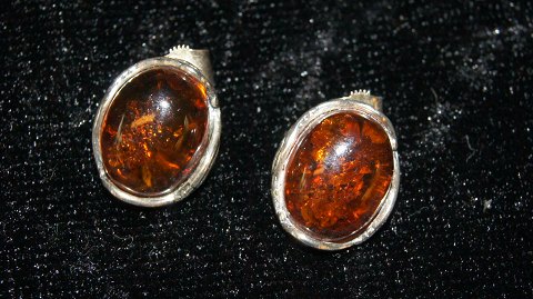 Earrings with sticks and amber in silver
Stamped 925
Height 2 cm approx