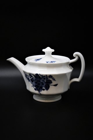 Royal Copenhagen Blue Flower Braided Tea Pot – 8244
