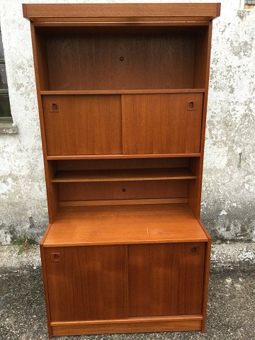 Teak
Bookcase with cabinet
1000 DKK