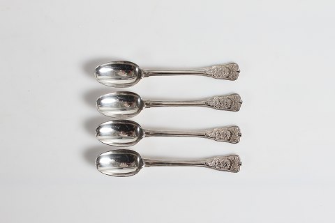 Rosenborg Silver Cutlery
A. Michelsen
Dessert spoons
L 18,5 cm