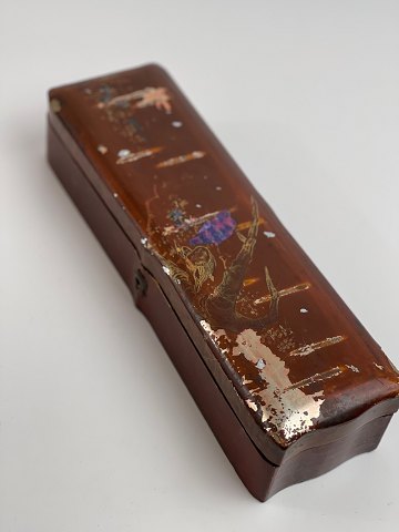 Japanese lacquer / writing box / glove box / jewelry box. 20th Century