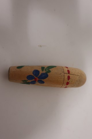 Futteral / Hülle für NadelnDas alte Futteral ist aus Holz gemacht