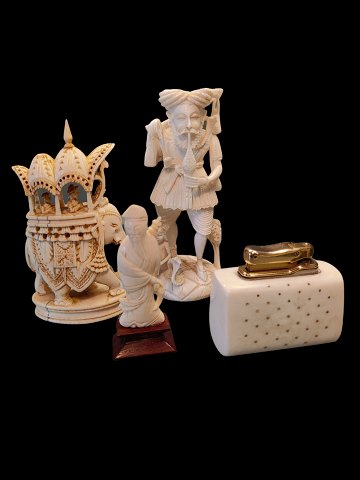 In our shop you will allways find many different collectables