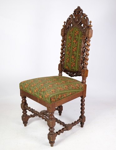Højryggede stol i massiv egetræ med stil af renæssancen fra omkring år 1910. 
Flot stand
