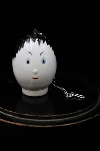 Funny, old thesis with face in porcelain.
H:6cm. Dia.:4cm....