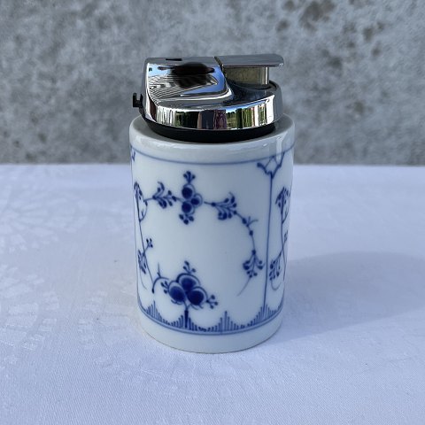 Bing & Grondahl
Blue painted
Table lighter
# 367
* 700 DKK