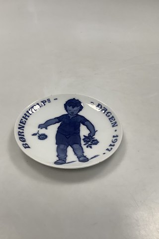 Royal Copenhagen Childrens Help Day plate from 1917