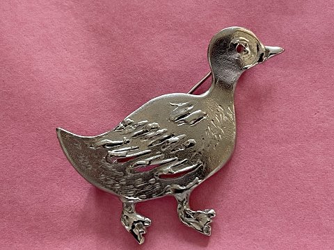 Toftegaard, fairy tale brooch, after "The Ugly Duckling" by Hans Christian Andersen, in 925 sterling silver