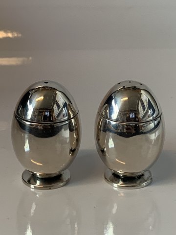 Salt and pepper set in Silver
Height 5.5 cm approx