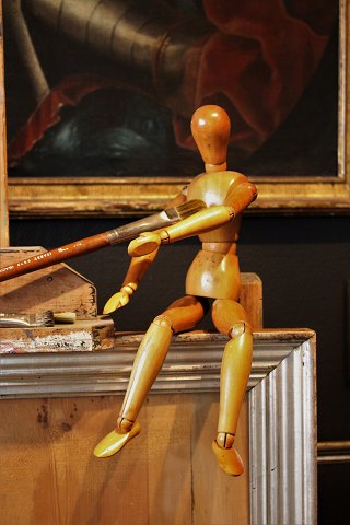 Dekorativ , ældre gliedermann tegnemannequin / Dukke med fin patina , bevægelige 
arme , ben og hoved...