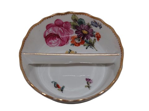 Full Saxon Flower
Small divided tray from 1894-1928