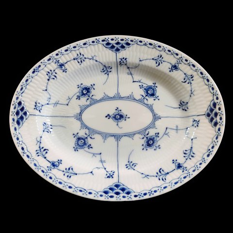 Royal Copenhagen, blue fluted half lace porcelain; a small oval dish #531