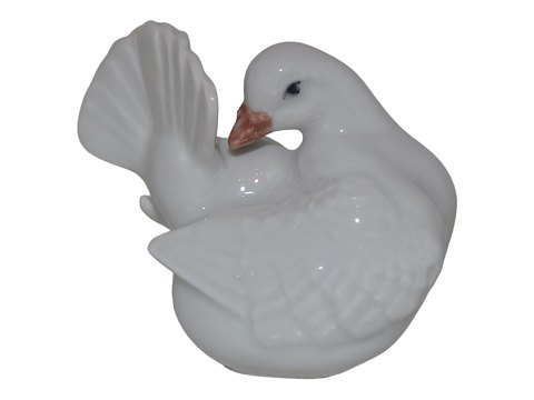 Miniature Royal Copenhagen figurine
Pigeon