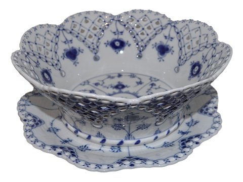 Blue Fluted Full Lace
Round fruit bowl with platter