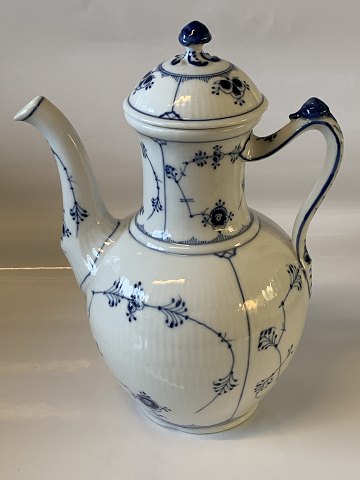 Royal Copenhagen #Musselpaint Fluted, #Extra large #Coffeepot
Height 28.5 cm.
Produced in the years 1898-1922
Decoration number 1/#49.
1. sorting