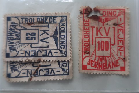 For the collector:
Gammel togbillet til Troldhedebanen 
Til ruten: Troldhede - Kolding - Vejen Jernbanen (Troldhedebanen) = TKVJ 
1917-1968
Koncession i 1913