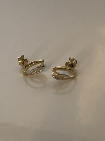 Earrings in #14 carat gold and white gold
Stamped 585
Goldsmith: unknown
Height 13.40 mm
Width 8.65 mm approx
Nice and well maintained condition
The item has been checked by a goldsmith
and does not exist physically
in our store, contact us for in