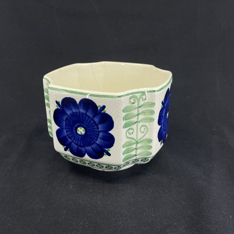 Alumina angular bowl with blue flowers