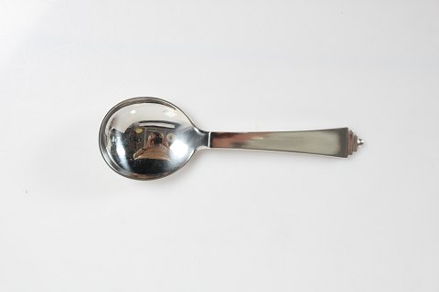 Georg Jensen
Pyramid flatware 
of sterling silver
Jam spoon
L 13,5 cm