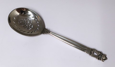 Georg Jensen. Silver (925). Akorn. Spinkling spoon. Length 17 cm.