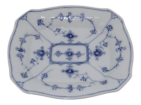 Blue Fluted Plain
Small tray for bread from 1898-1923