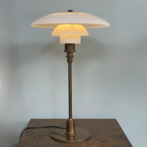 PH TrePH table lamp.