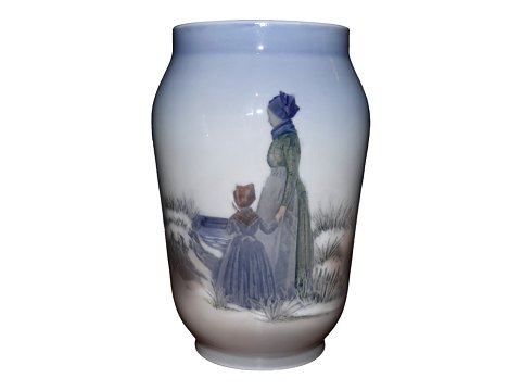 Royal Copenhagen
Vase with girls from Fanoe