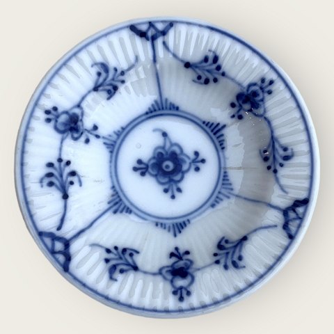 Moster Olga - Antik & Design - Royal Copenhagen * Tea cups. * Braided Blue  Flower * # 10/8049 * 3. Sorting - Royal Copenhagen * Tea cups. * Braided  Blue Flower * # 10/8049 * 3. Sorting