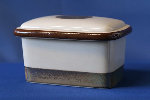 Smørbakke, Peru, 
fra Bing & Grøndahl
no:582, B:12, cm H:7,5 cm L:14 cm