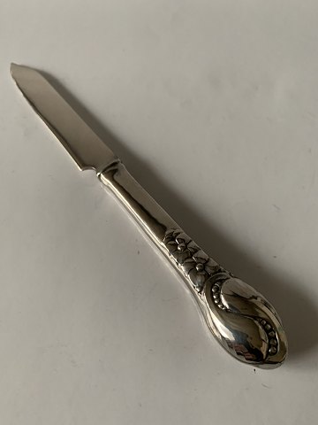 Evald Nielsen No. 12 Cheese knife Silver
Stamped 830 Evald Nielsen
Length. 16.7 cm