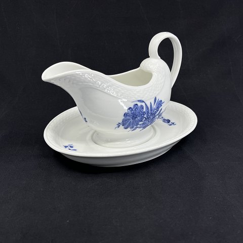 Blue Flower braided gravy boat with saucer 
1820-1850