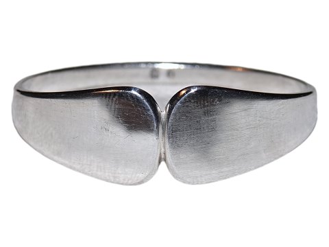 Patricia silver
Napkin ring