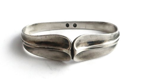 Kent. Silver cutlery (830). Napkin ring
