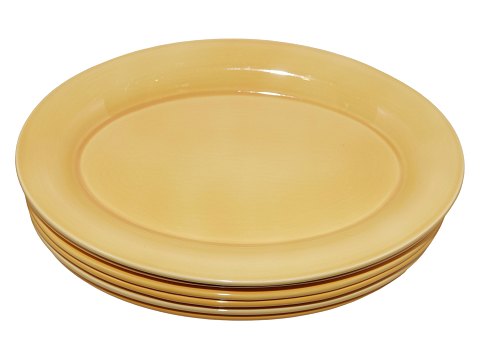 Ursula
Oblong yellow luncheon plate 28 cm.