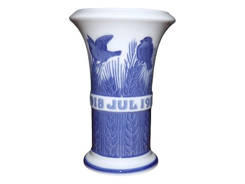 Royal Copenhagen
Christmas vase from 1918