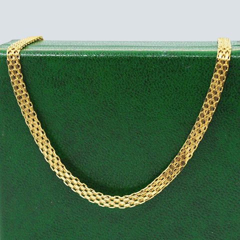 Necklace of 14k gold