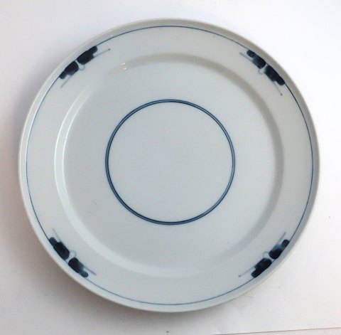 Royal Copenhagen. Gemina. Design Gertrud Vasegaard. Dinner Plate. Diameter 23.5 
cm. Model 41/14612. (1 quality)