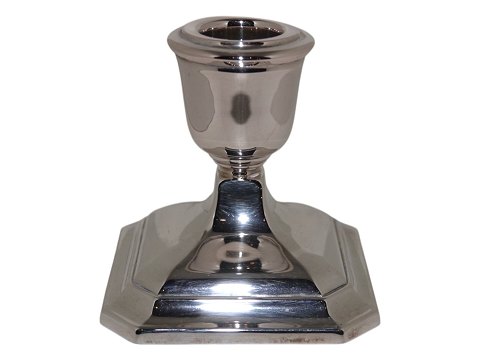 Hugo Grün silver
Small angular candlelight holder
