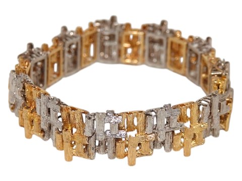 Michelsen 18 carat gold
Modern and wide Brutalism bracelet by  Knud V. Andersen from 1975-1989